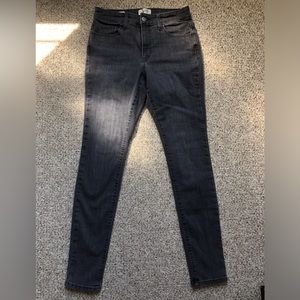 Universal Threads High Rise Skinny Jeans. Size 6.
